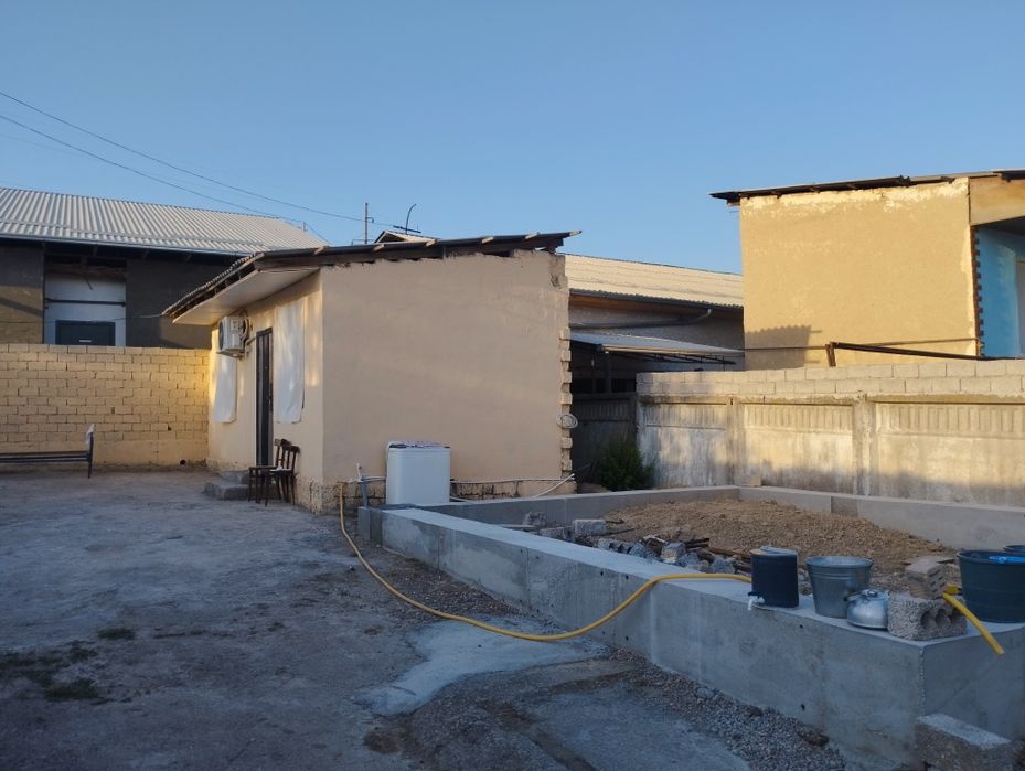 Hovli joy sotiladi 4.5 sotix 2 xona