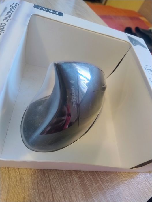 Безжична мишка Gembird MUSW-ERGO-01, 1600 DPI, Черна