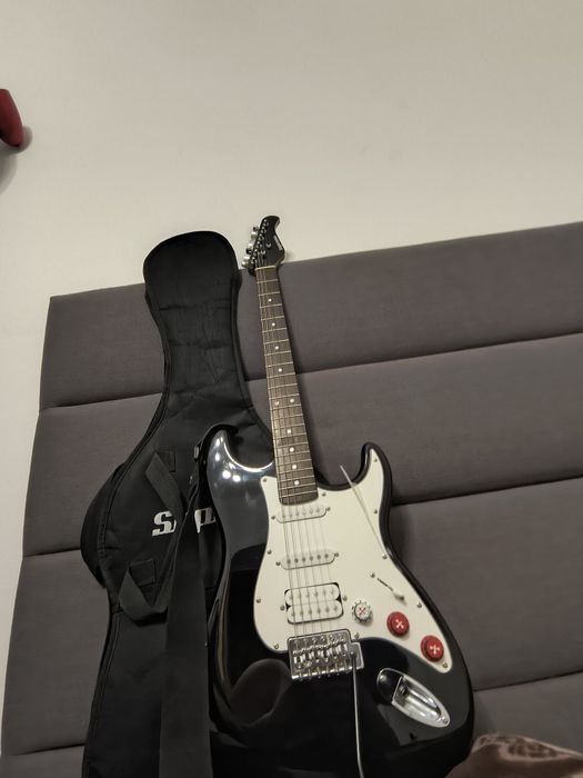 Chitara starcoaster suprem 6 corzi vine la pachet cu o husa suprem