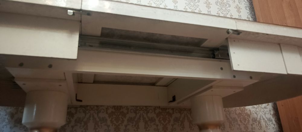 Продам стол в отличном состоянии