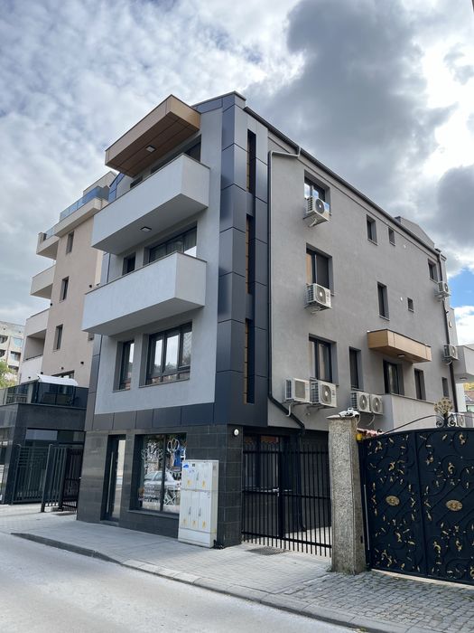 Давам офис под наем за първи наематели