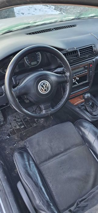 VW Пасат 1.9тди 131к.с. ръчка 6 скорости на части