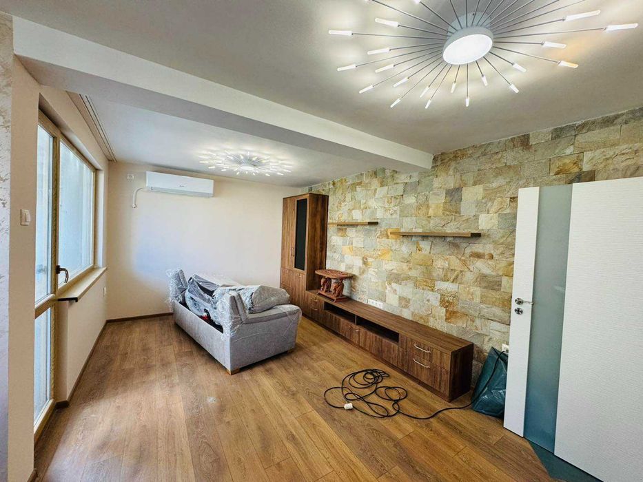 Продава се Тристаен апартамент в Бургас, Лазур - 120 кв.м за 2334 €/кв.м - Снимка #3