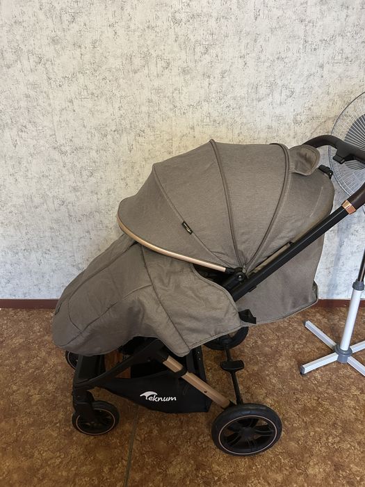 Продам коляску Teknum