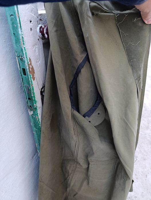 Плащ брезентовый.