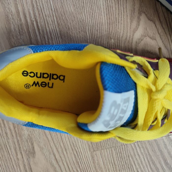 Кроссовки женские