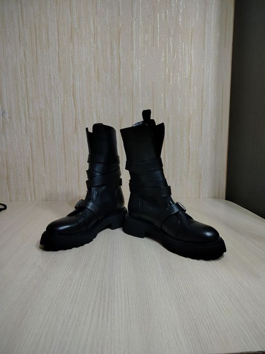 Новые женские ботинки