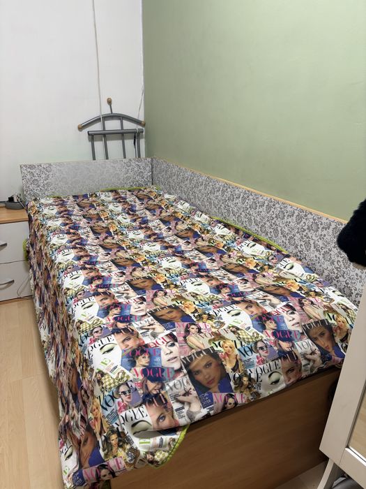 Единично легло, с матрак и покривало
