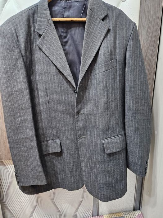 Пиджаки мужские и жилеты