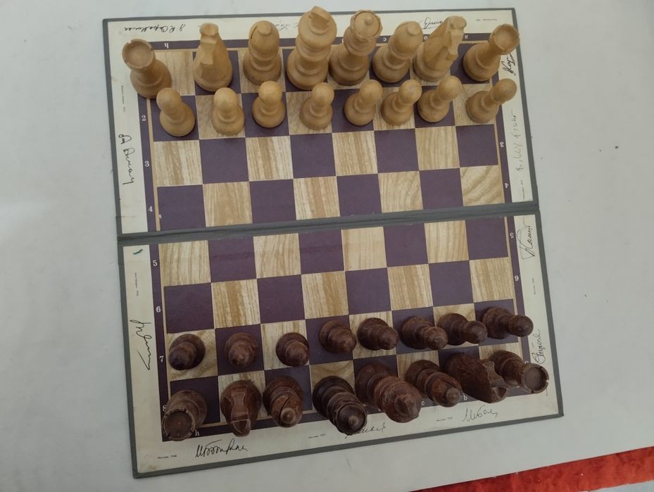 Шахматы продам деревянные