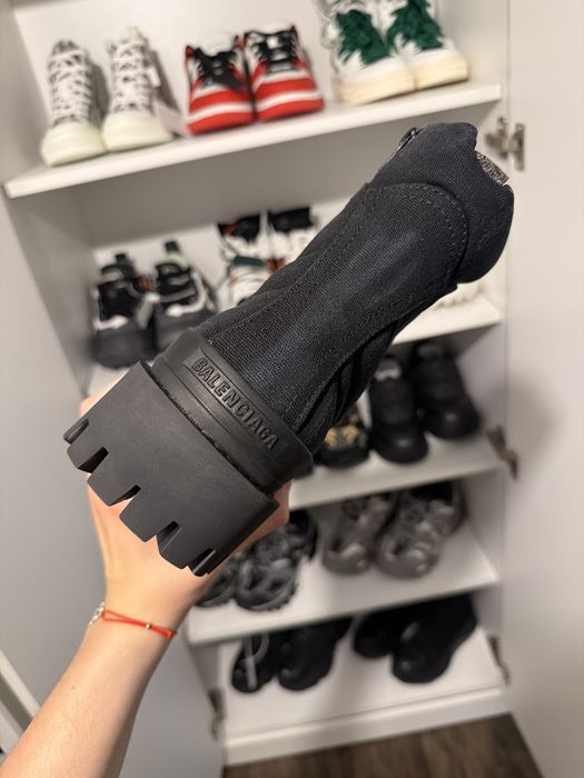 Balenciaga Strike Boots - 2 modele în anunț