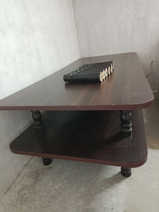 Стулья и стол – прочные и удобные