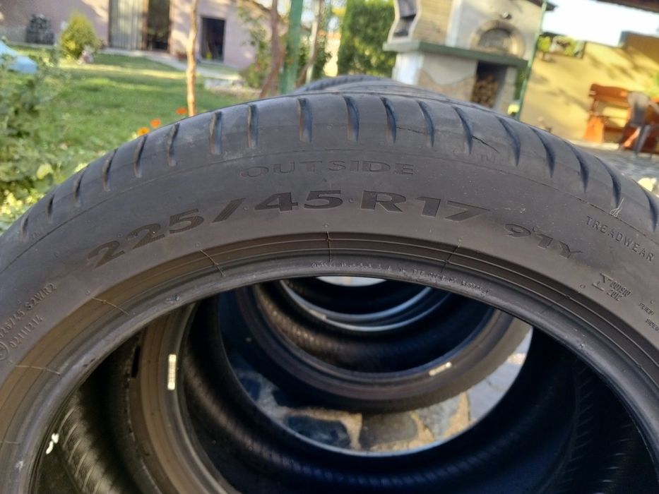 Продавам гуми 4 бр. Pirelli 225/45 R17