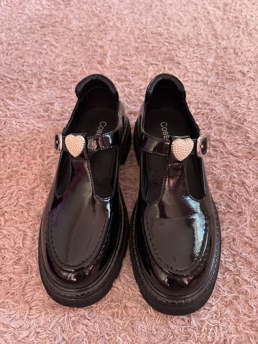 Лаковые туфли для девочки, как новые, размер 35