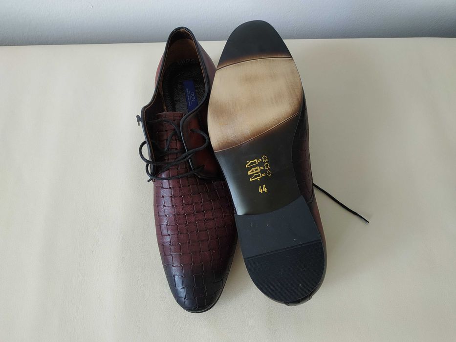 Pantofi bărbătești DON Vegas, grena, Nr 44 piele, pantofi bărbătești textura imitație crocodil, pentru seri speciale invitații nunta și conferinte