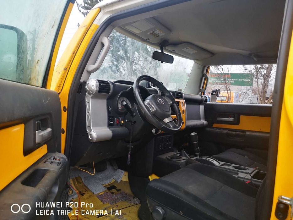 Toyota FJ Cruiser - ЗА ЧАСТИ