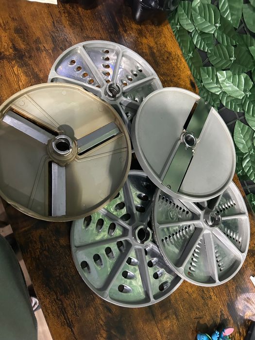 Răzătoare electrică profesională