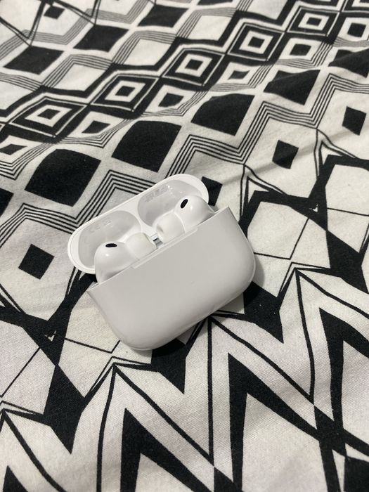 Vând  Airpods pro 3 nou