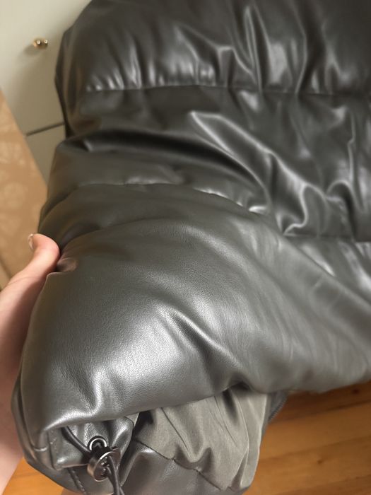 Zara маслено зелено кожено елече