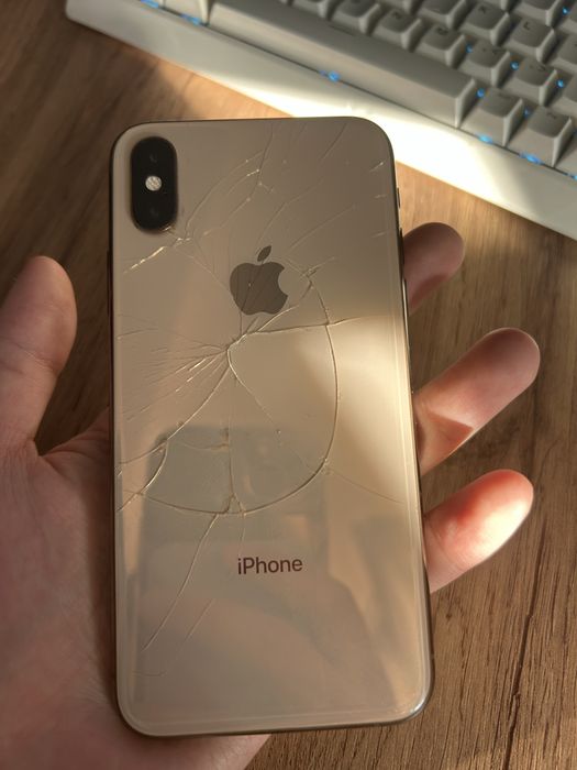 продам iPhone Xs