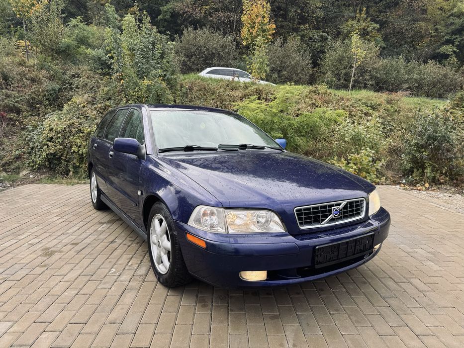 Volvo V40 1.9D *2004* *Piele*