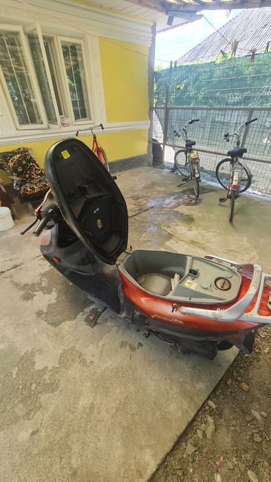 Vând scuter kymco movie 125 4t
