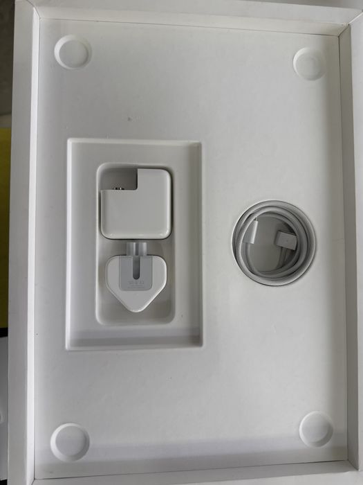 Macbook Air M2 2023 8/256