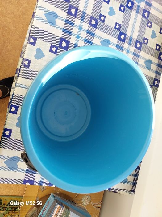 Продам пластмасовое ведро 8литров