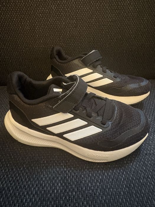 Adidasi unisex nr 29 impecabili