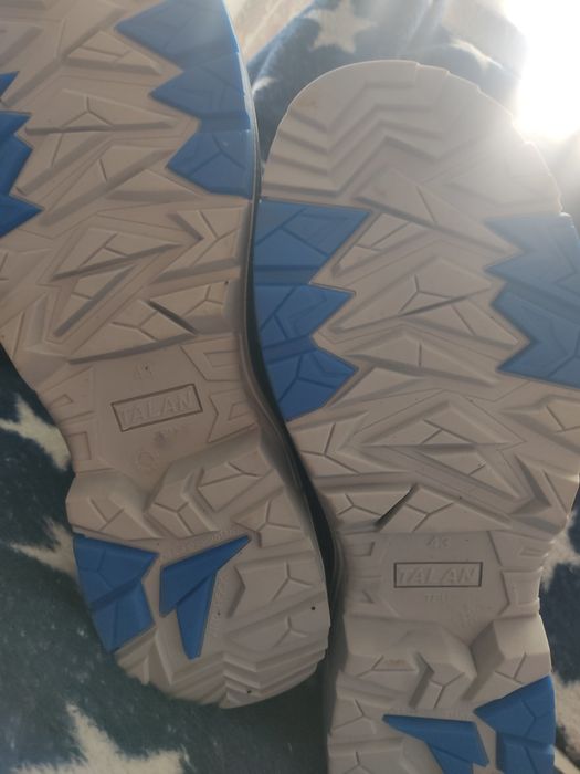 Спецобувь..продам ботинки.