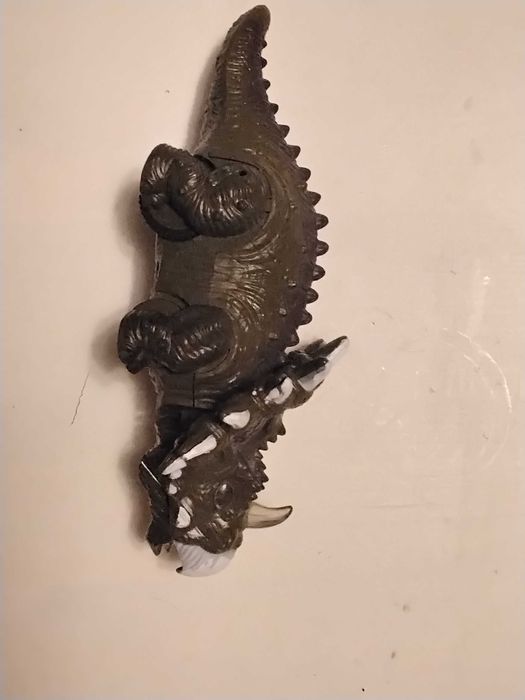 Ходеща играчка динозавър