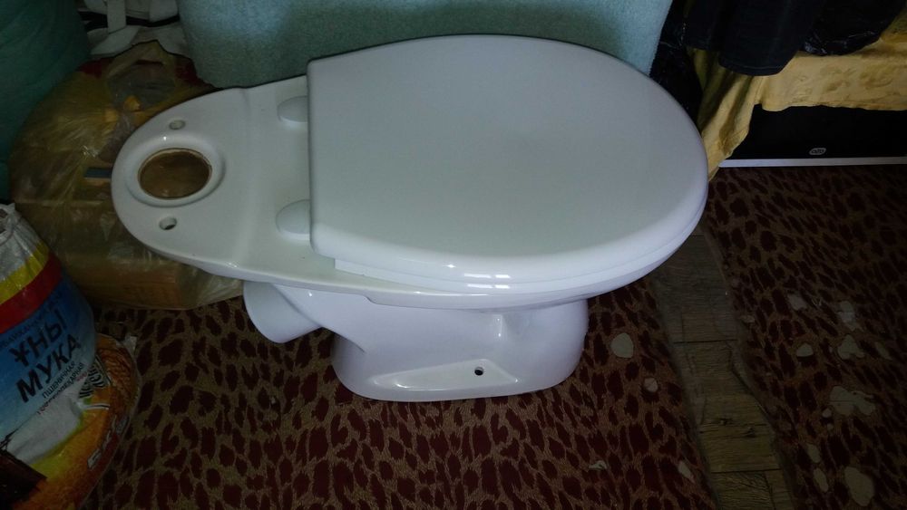 Продам унитаз без бочка
