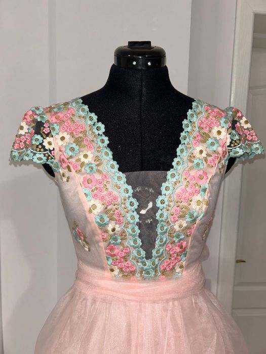 Rochița elegantă