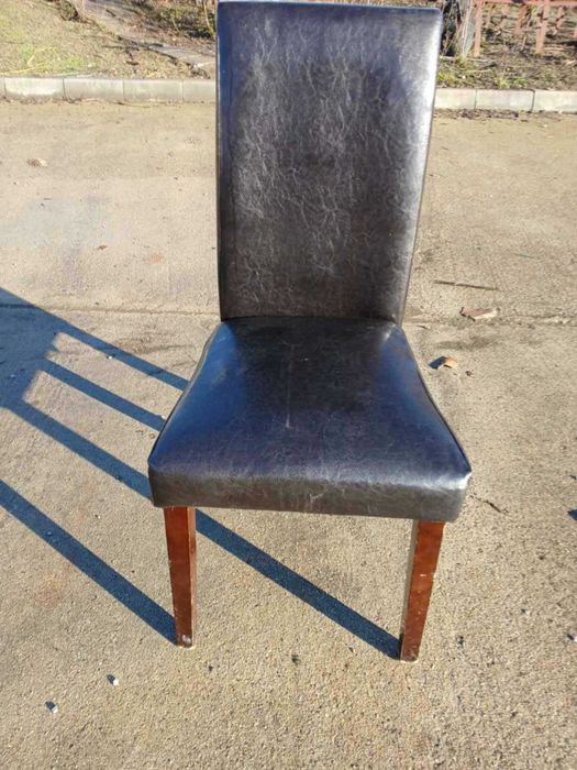 Трапезни кожени столове