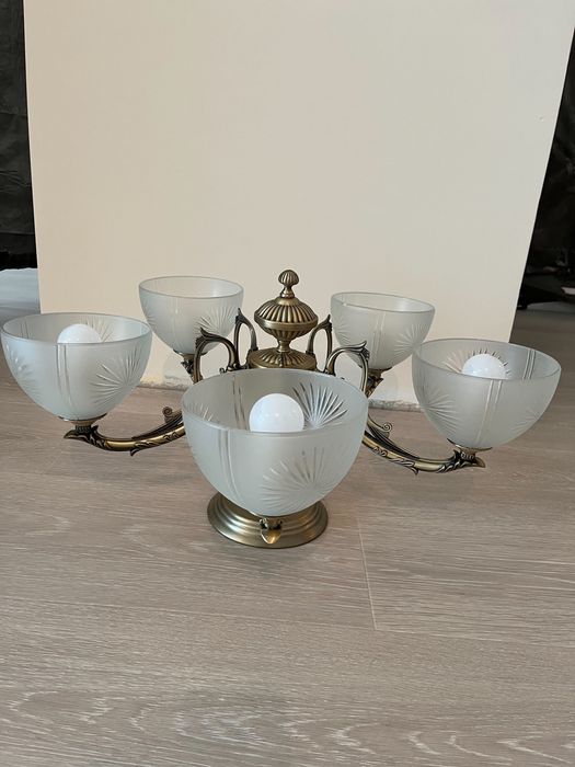 Комплект полилей и стенни лампи