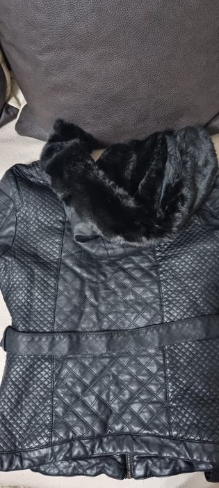 Vând geaca damă purtata 1singura dată