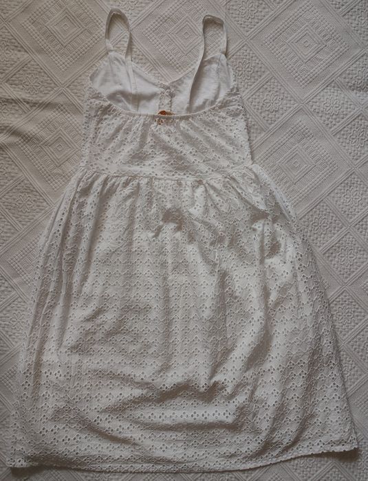 Rochie alba mărimea S de vara  cu nasturi, din bumbac, impecabila