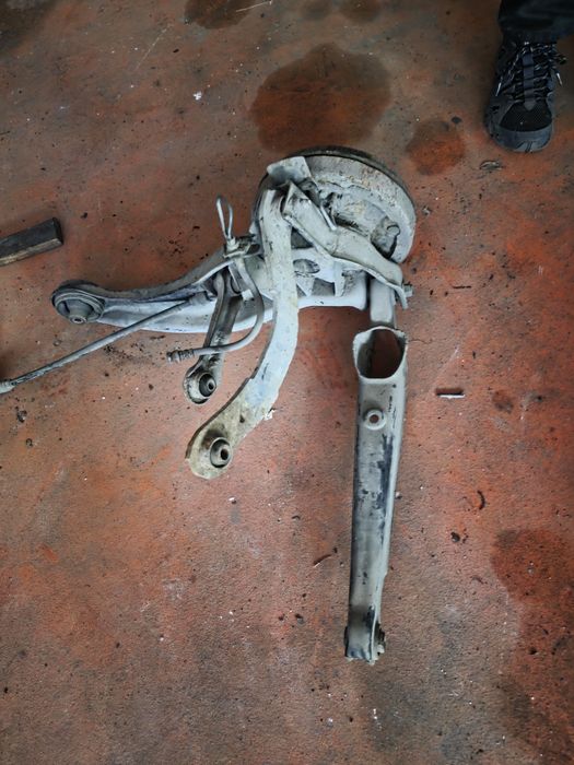 Tamburi spate frana si rulmenți Mitsubishi Lancer 2004