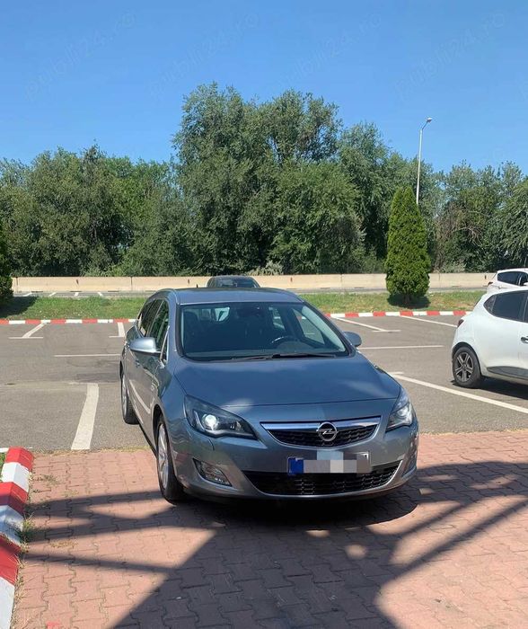 Vând Opel Astra J