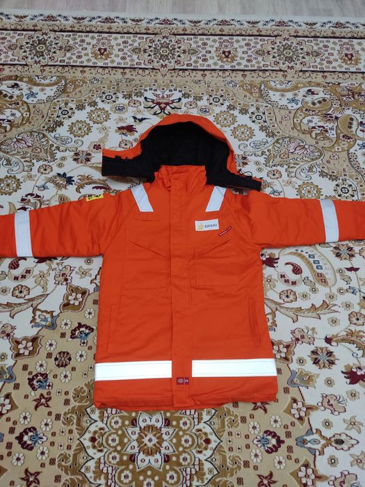 Зимний куртка новая