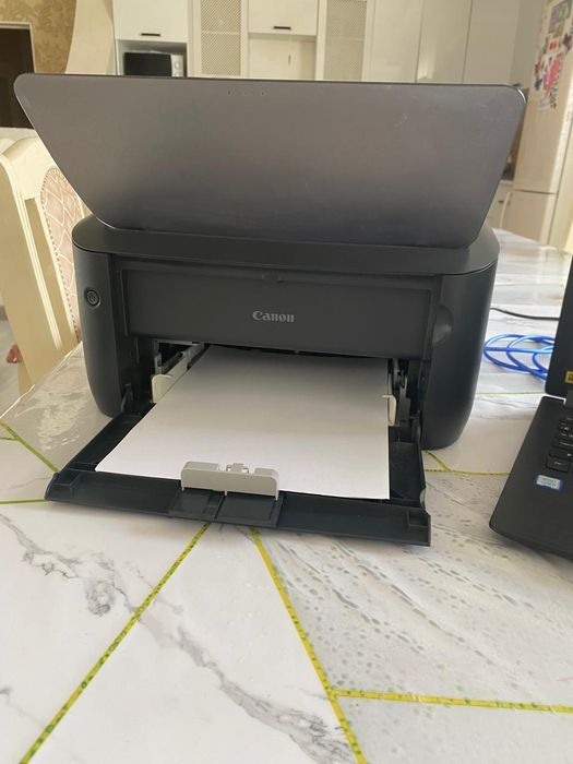 Принтер Canon почти новый