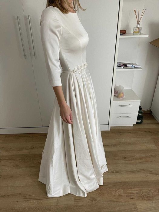 Rochie mireasă, tafta, model deosebit