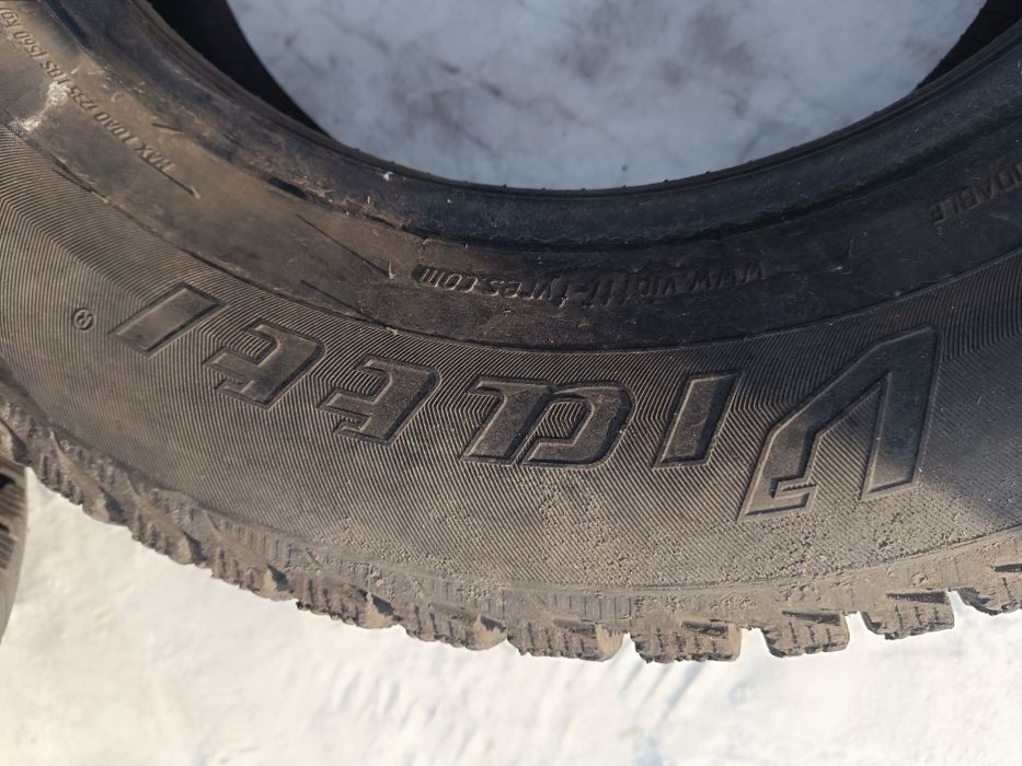 Продам зимние шины Б/у
