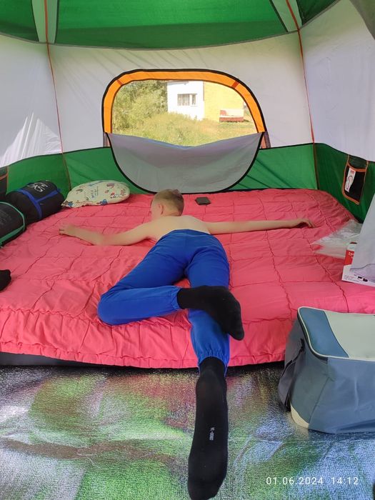 Палатка 3-4  местная.