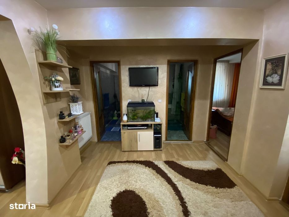Apartament 3 Camere Decomandate | Zona Centrală | 2 Băi & Pod Privat
