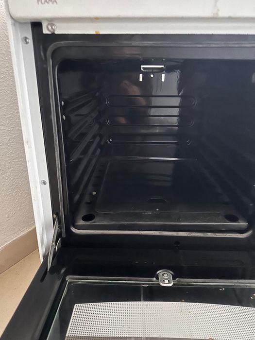 Газовая плита с духовкой