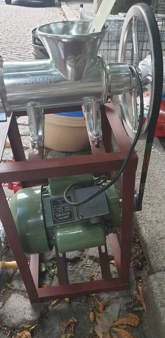 Месомелачки , ножчета , решетки , пълначки , доматомелки