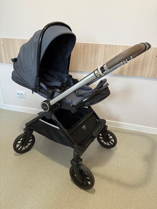 Коляска в хорошем состоянии.