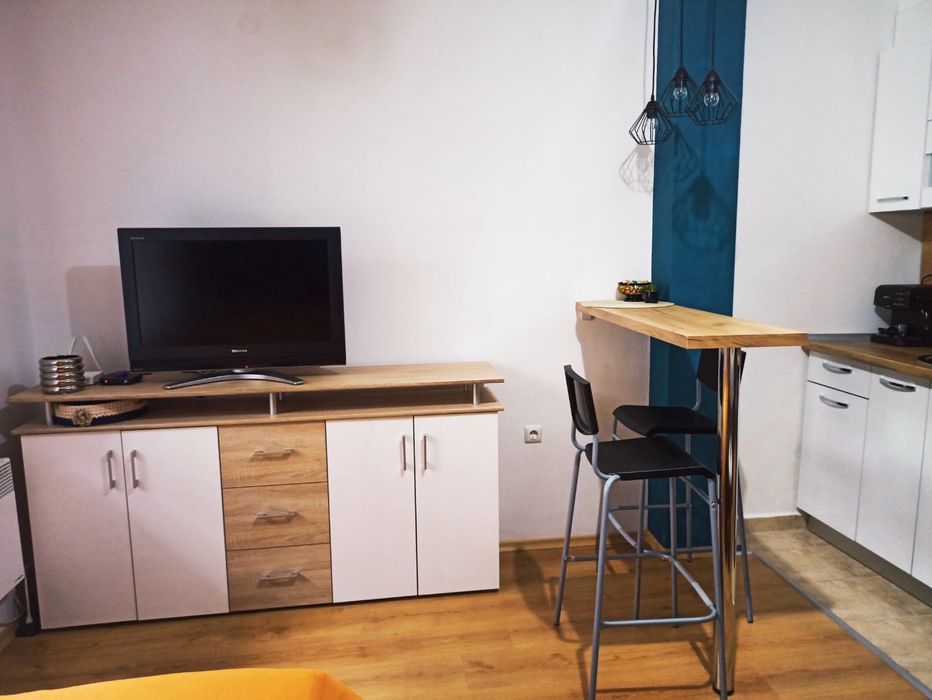 Дава се под наем Едностаен апартамент в Перник, Хумни дол - 30 кв.м за 306 € - Снимка #2