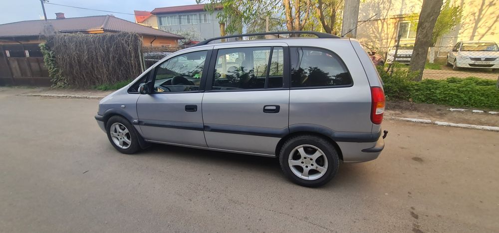 Vând Opel Zafira 1.6 cu 7 locuri